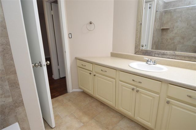 8756 MALLARD RESERVE DRIVE 101, Tampa, FL 33614