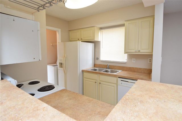 8756 MALLARD RESERVE DRIVE 101, Tampa, FL 33614