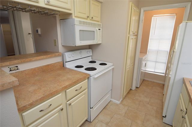 8756 MALLARD RESERVE DRIVE 101, Tampa, FL 33614