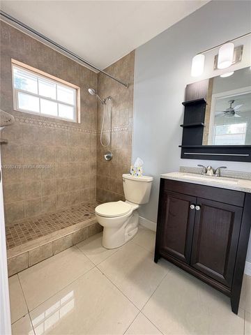 1116 N 61st Ave 1, Hollywood, FL 33024