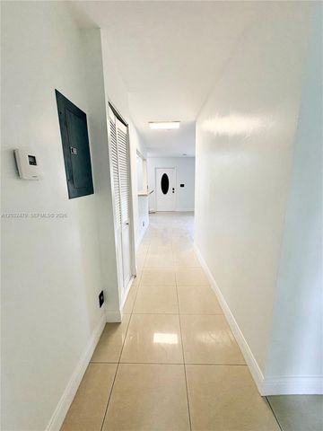 1116 N 61st Ave 1, Hollywood, FL 33024