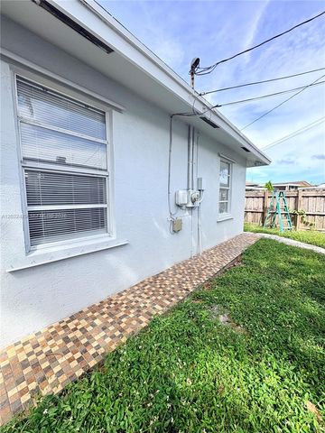 1116 N 61st Ave 1, Hollywood, FL 33024