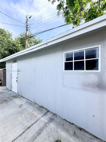 1116 N 61st Ave 1, Hollywood, FL 33024