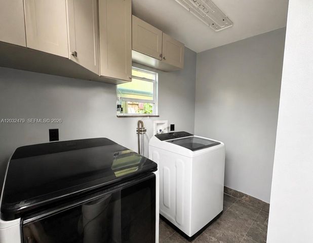 1116 N 61st Ave 1, Hollywood, FL 33024