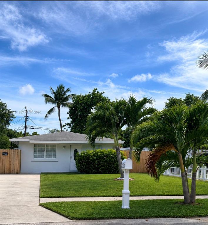 1116 N 61st Ave 1, Hollywood, FL 33024