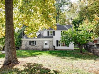 2762 Bailey Road, Cuyahoga Falls, OH 44221