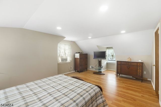 354 Colonia Blvd, Woodbridge Twp., NJ 07067