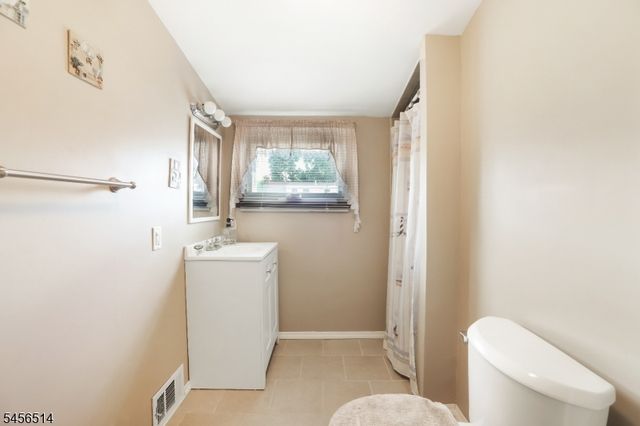 354 Colonia Blvd, Woodbridge Twp., NJ 07067