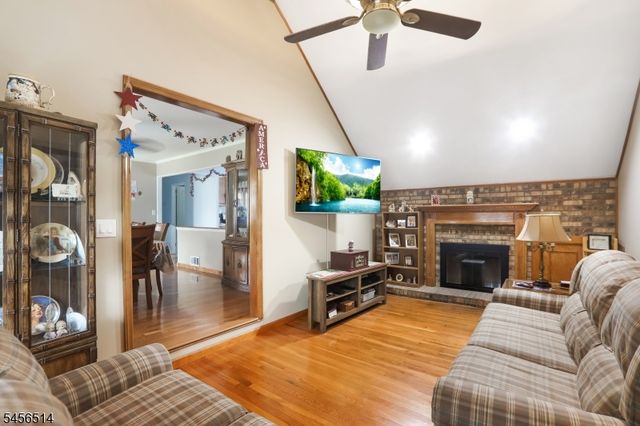 354 Colonia Blvd, Woodbridge Twp., NJ 07067
