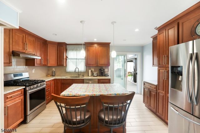 354 Colonia Blvd, Woodbridge Twp., NJ 07067