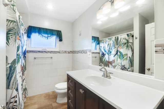 354 Colonia Blvd, Woodbridge Twp., NJ 07067