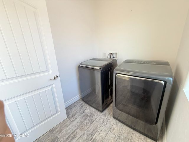 3329 E Glenn Street, Tucson, AZ 85716