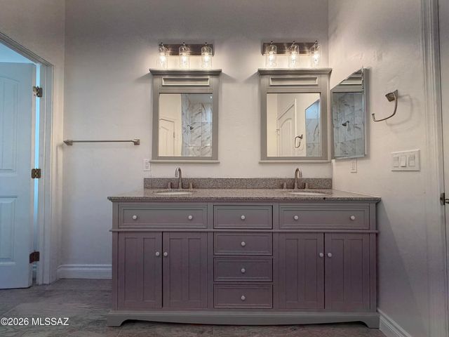 3329 E Glenn Street, Tucson, AZ 85716