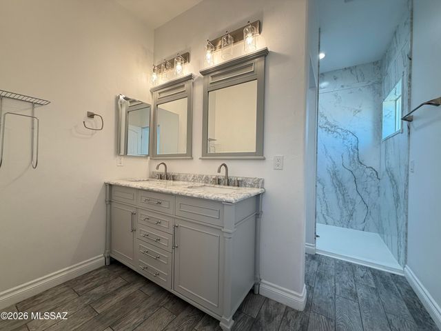 3329 E Glenn Street, Tucson, AZ 85716