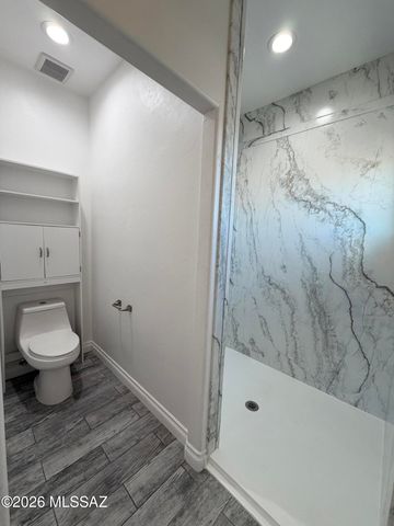 3329 E Glenn Street, Tucson, AZ 85716