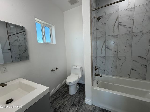 3329 E Glenn Street, Tucson, AZ 85716