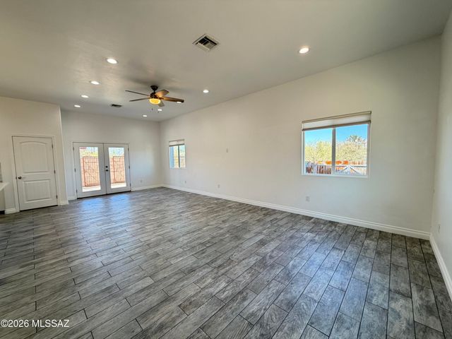 3329 E Glenn Street, Tucson, AZ 85716