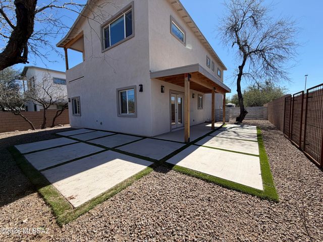 3329 E Glenn Street, Tucson, AZ 85716