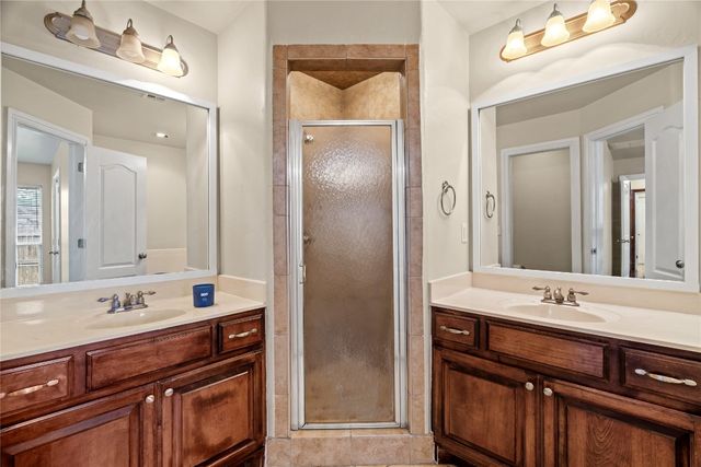 4705 Stag Horn Drive, Yukon, OK 73099