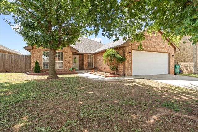 4705 Stag Horn Drive, Yukon, OK 73099