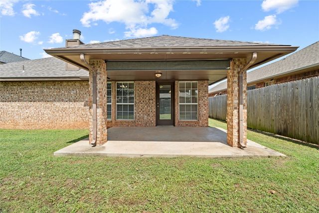 4705 Stag Horn Drive, Yukon, OK 73099