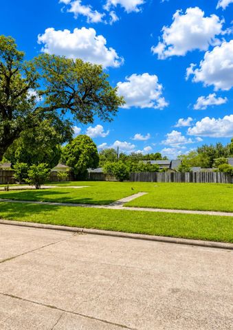 12914 White Heather Drive, Houston, TX 77045