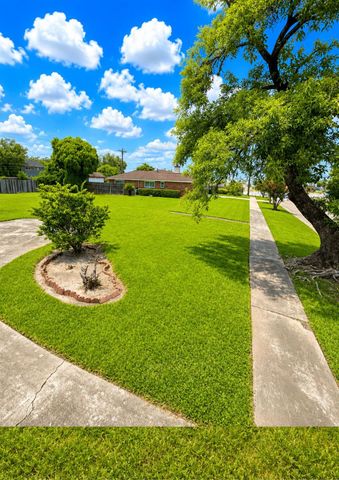 12914 White Heather Drive, Houston, TX 77045