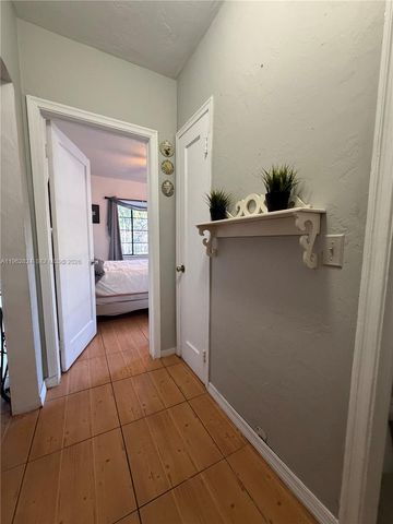 2460 NW 33rd St, Miami, FL 33142