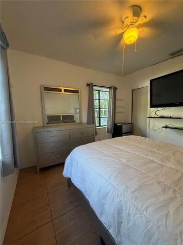 2460 NW 33rd St, Miami, FL 33142