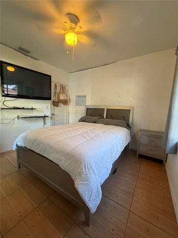 2460 NW 33rd St, Miami, FL 33142