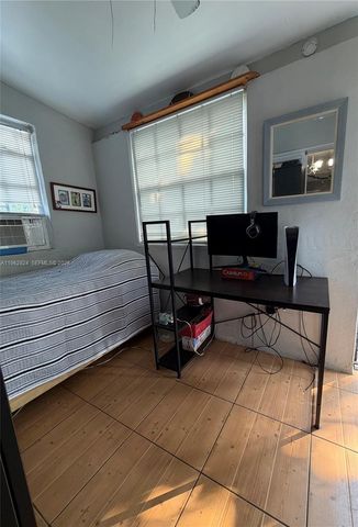 2460 NW 33rd St, Miami, FL 33142