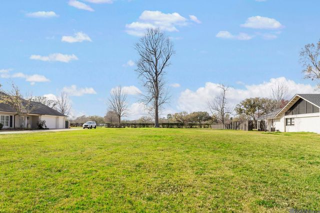 2630 Fairway Dr, Baton Rouge, LA 70809