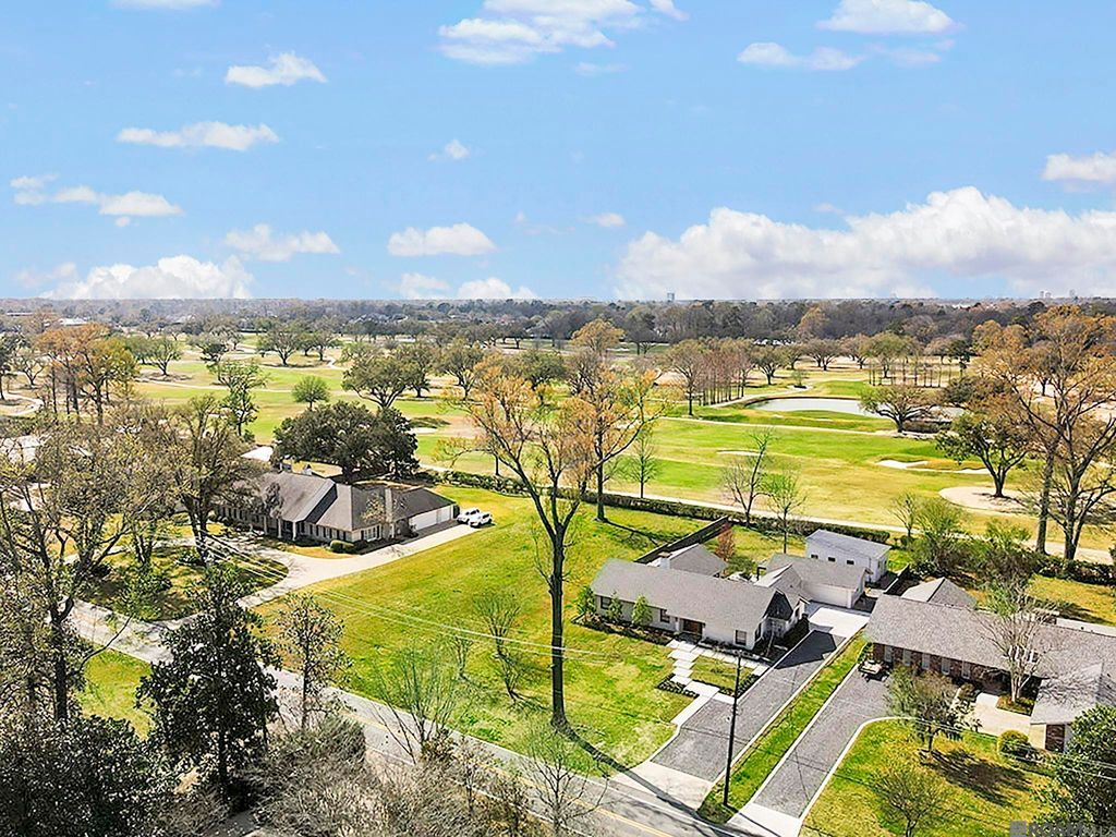 2630 Fairway Dr, Baton Rouge, LA 70809