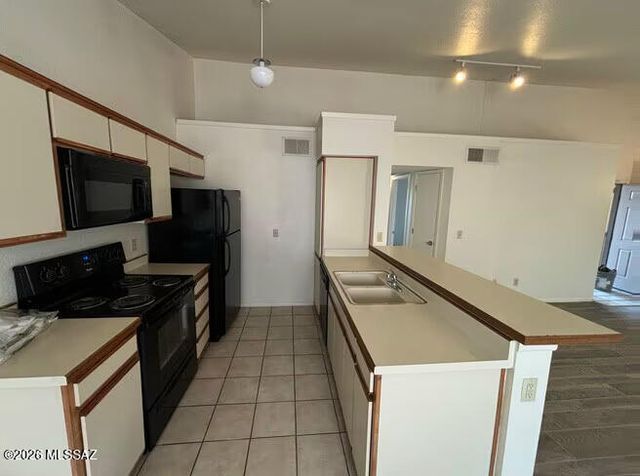 1714 W Park Wood Lane, Tucson, AZ 85746