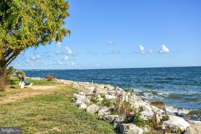 6041 HILL RD, Saint Leonard, MD 20685