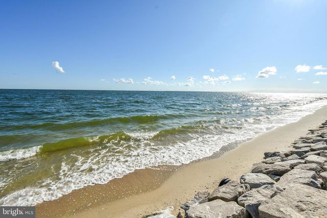 6041 HILL RD, Saint Leonard, MD 20685