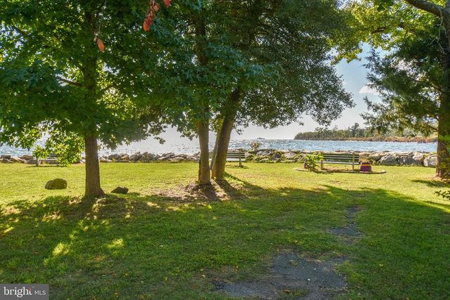 6041 HILL RD, Saint Leonard, MD 20685