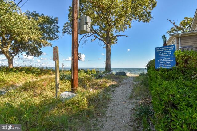 6041 HILL RD, Saint Leonard, MD 20685