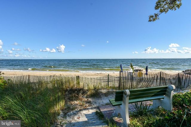 6041 HILL RD, Saint Leonard, MD 20685