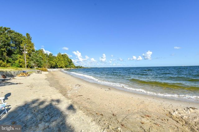 6041 HILL RD, Saint Leonard, MD 20685