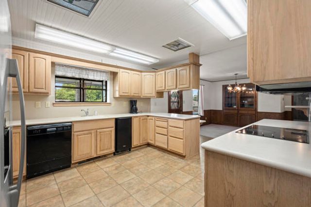 28231 S 630 Road, Grove, OK 74344