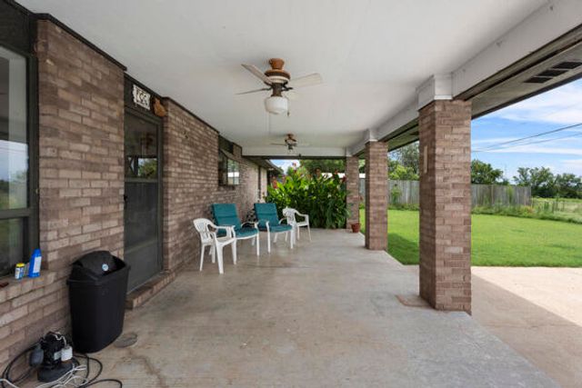 28231 S 630 Road, Grove, OK 74344