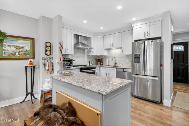 7 Heyden Road, Troy, NY 12180