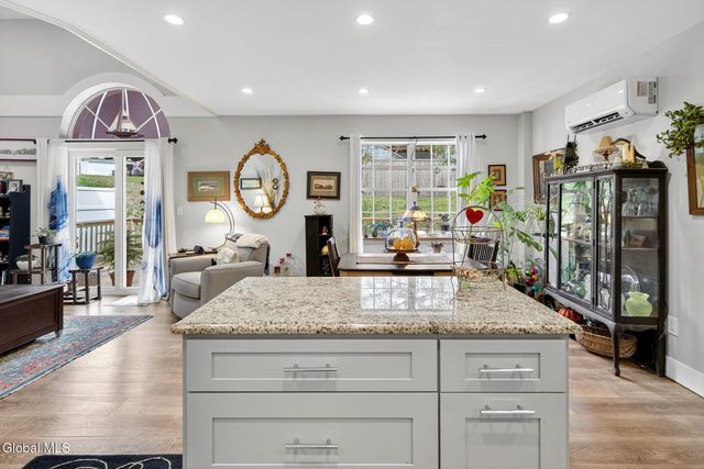 7 Heyden Road, Troy, NY 12180