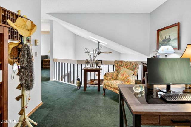 7 Heyden Road, Troy, NY 12180