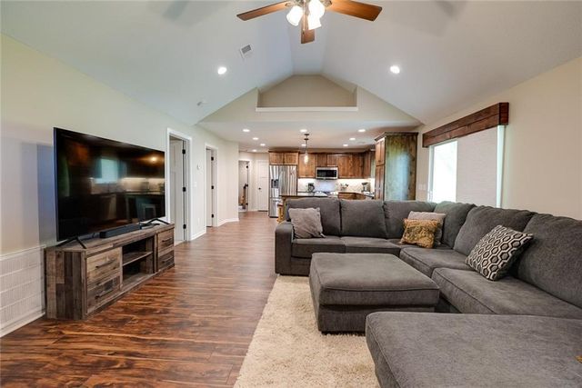 105 S 5th Street, Odessa, MO 64076