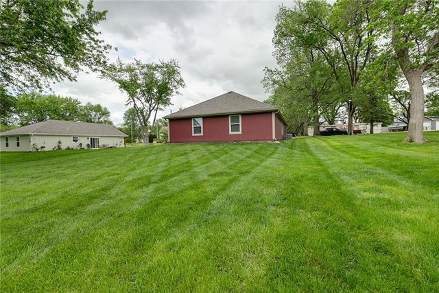 105 S 5th Street, Odessa, MO 64076