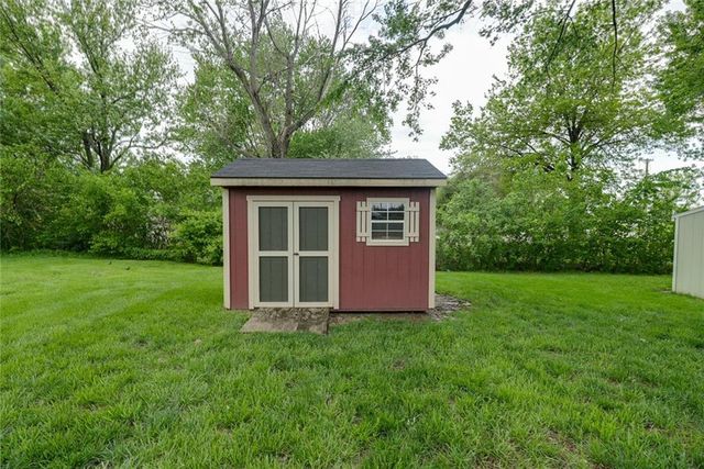 105 S 5th Street, Odessa, MO 64076