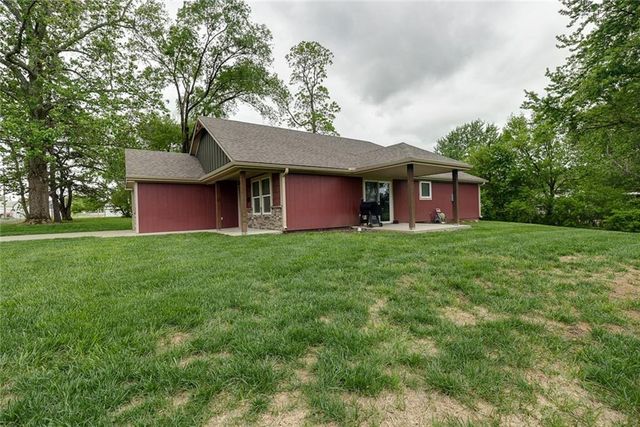 105 S 5th Street, Odessa, MO 64076