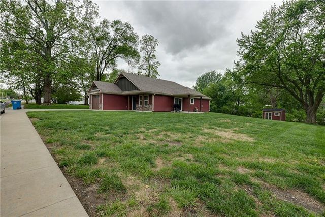 105 S 5th Street, Odessa, MO 64076